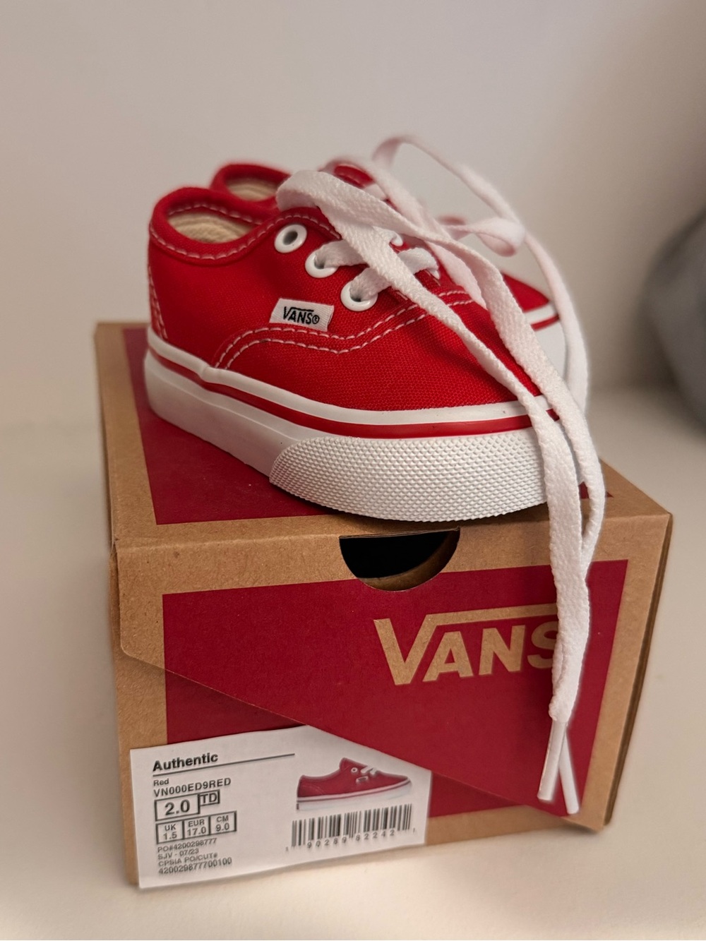 Vans Kids Classic Canvas Low-Top Sneakers in Red with White Accents